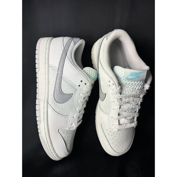 H65- SIZE 7.5 MEN\'S= 9 WOMEN\'S NIKE DUNK LOW RETRO SUMMIT WHITE/METALLIC SILVER main image 4